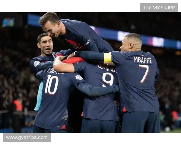 法甲焦点赛事：巴黎圣日耳曼近期表现稳健，领跑积分榜