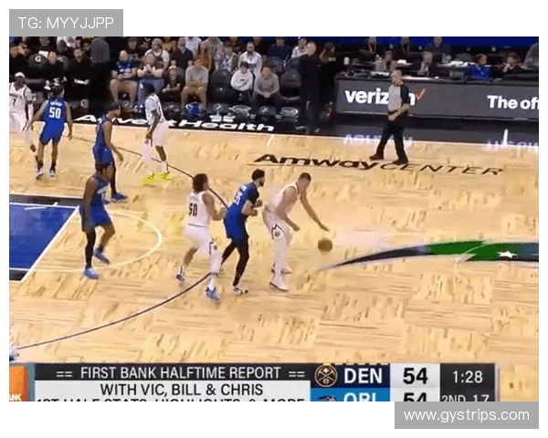 班·西蒙斯挡拆吸引约基奇式内线，更有效拉开空间