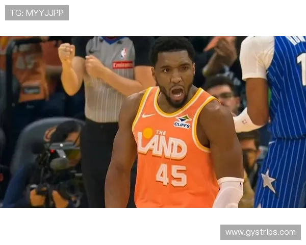 米切尔突破创造关键投篮机会提升骑士进攻效率